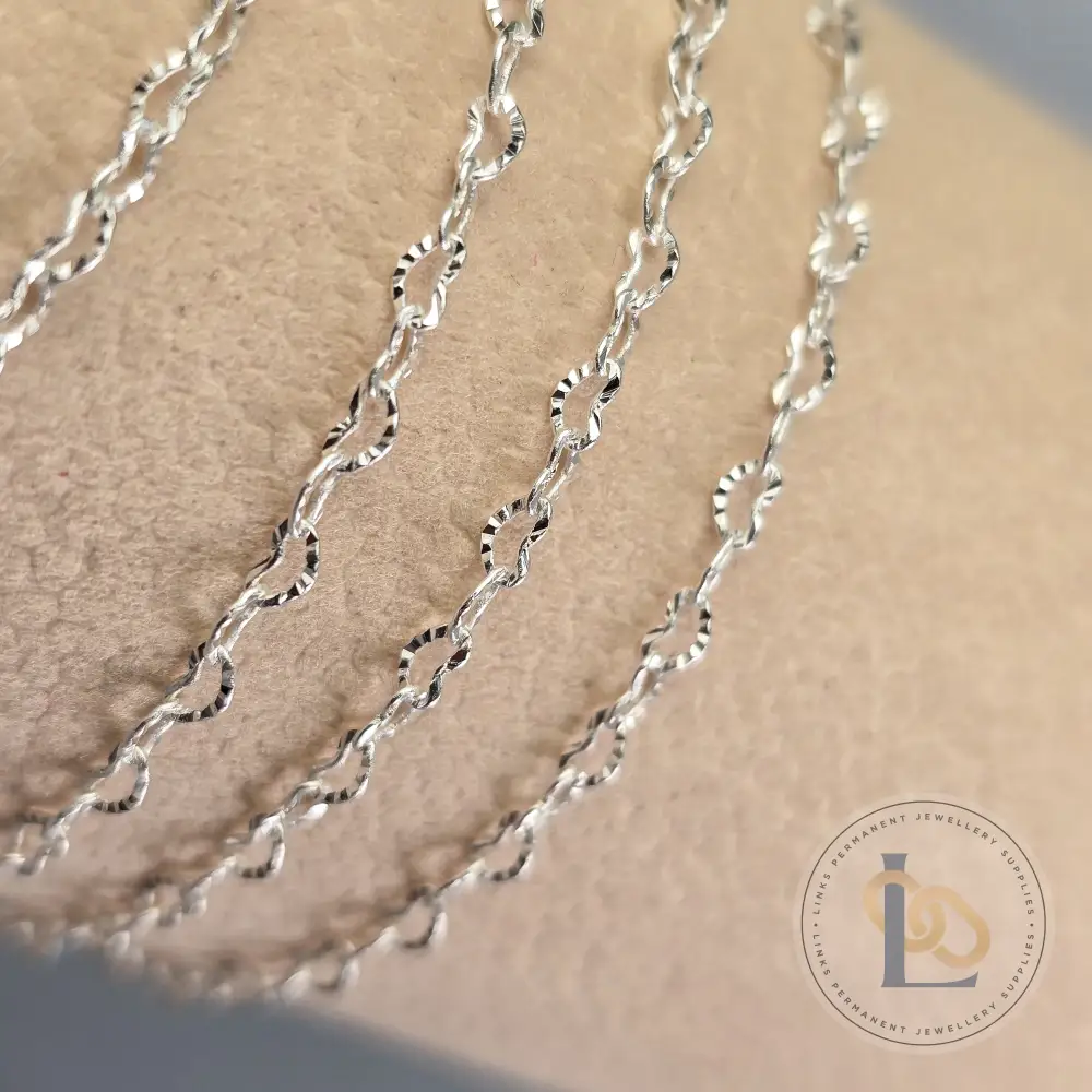 2.2mm Textured Sunburst Heart Chain - Image 3